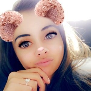 Meet your Posher, Adriana